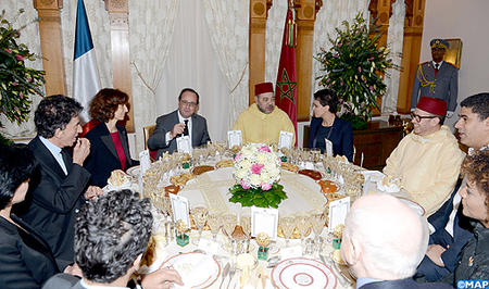 جلالة الملك يقيم مأدبة عشاء على شرف الرئيس الفرنسي