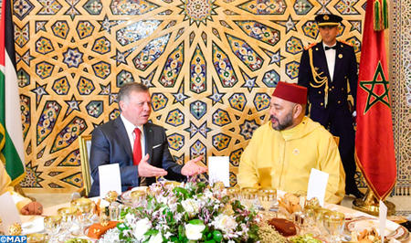 جلالة الملك يقيم مأدبة عشاء رسمية على شرف صاحب الجلالة الملك عبد الله الثاني ملك المملكة الأردنية الهاشمية