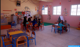 الفقيه بن صالح : تجهيز 74 حجرة للتعليم الأولي وتسليم حافلتين للنقل المدرسي