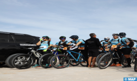 "لحاق الصحراوية 2024".. انطلاق تحدي سباق الدراجات