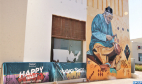 فن الشارع يزين جدران المحطة السياحية للسعيدية
