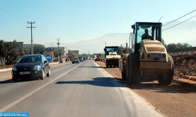 توقف حركة المرور بالطريق الوطنية رقم 16 بين تطوان والحسيمة بفعل انهيارات صخرية