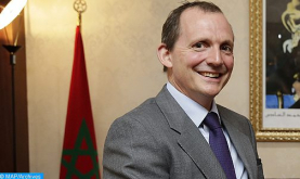 سفير بريطانيا يشيد بالدينامية التي يعرفها المغرب وبقوة مؤسساته