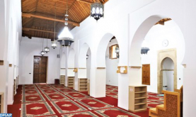 مساجد مدينة أكادير تفتح أبوابها في وجه المؤمنين لأداء الصلوات الخمس