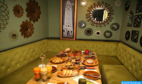 رمضان : حين يستضيف المغاربة مسلمين أجانب على مائدة الإفطار