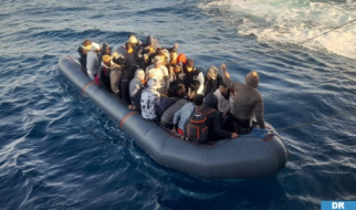 Laayún-Tarfaya: Dos guardacostas de la Marina Real rescatan a 180 candidatos a la migración irregular