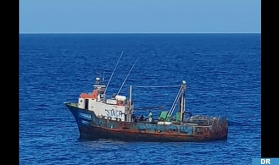 Suroeste de Dajla: Una fragata de la Marina Real intercepta un buque sospechoso sin documentos y sin bandera (Comunicado)