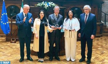 Lisbonne : Mme Bouayach reçoit le Prix Nord-Sud du Conseil de l'Europe