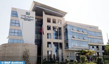 SIEL 2024 : L'Université Mohammed V de Rabat participe avec un stand présentant ses meilleures publications académiques et scientifiques