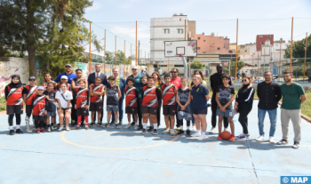 Casablanca: une délégation de la fédération australienne de football visite une école de Tibu Africa