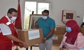M'diq-Fnideq: le Croissant rouge marocain distribue des aides alimentaires au profit de personnes nécessiteuses