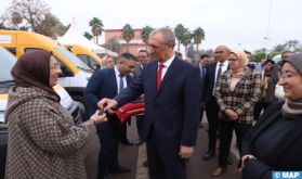 INDH à Marrakech : Remise de véhicules de transport scolaire au profit de communes et associations oeuvrant dans le domaine de handicap