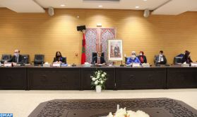 Le Chef du gouvernement préside la réunion du Conseil de surveillance du Groupe Al Omrane