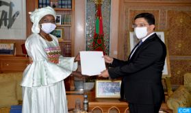 Plusieurs nouveaux ambassadeurs présentent les copies figurées de leurs lettres de créance à M. Bourita