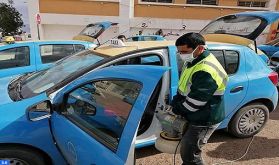 Covid-19 : La Commune d'Essaouira intensifie les opérations de désinfection des petits taxis