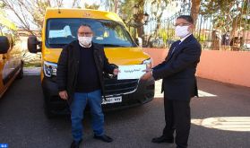 Al Haouz : Remise de véhicules de transport scolaire à des collectivités territoriales