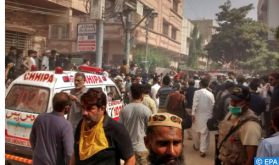 Pakistan: un avion de ligne, avec une centaine de personnes à bord, s'écrase à Karachi sur un quartier résidentiel