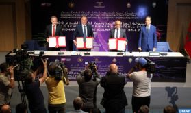 Signature à Salé du contrat d'organisation au Maroc du championnat du monde scolaire de football 2023