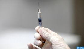 GB: Les vaccins de rappel offrent jusqu'à 75% de protection contre Omicron (UKHSA)